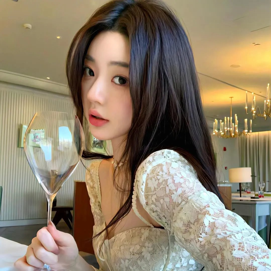 她从星光中走来